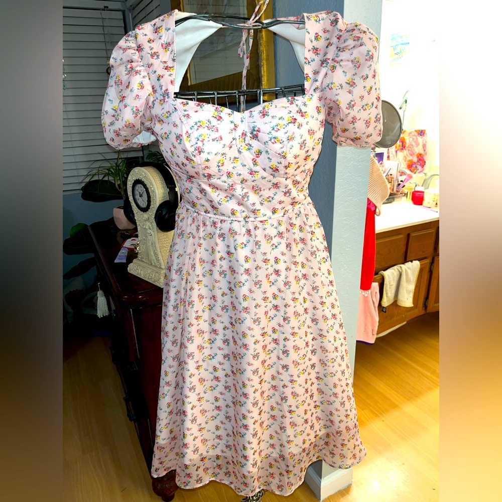 Bridgerton style adorable puff sleeve dress